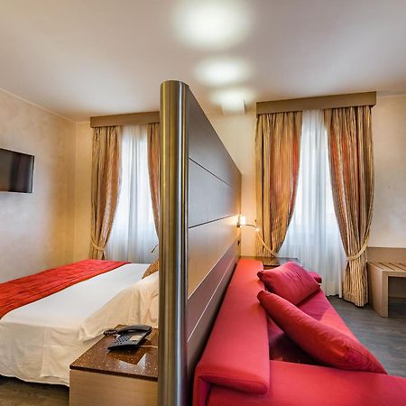 Hotel Ligure Αλάσιο Εξωτερικό φωτογραφία