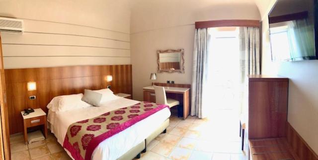 Hotel Ligure Αλάσιο Εξωτερικό φωτογραφία