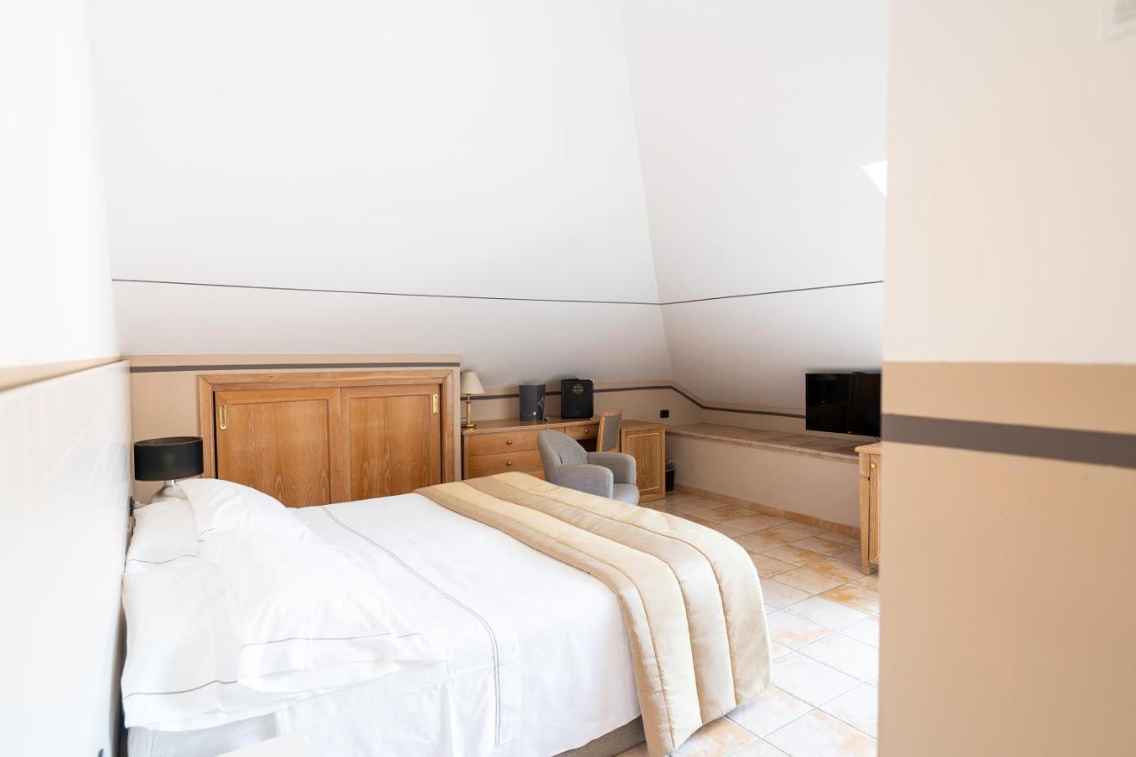 Hotel Ligure Αλάσιο Εξωτερικό φωτογραφία