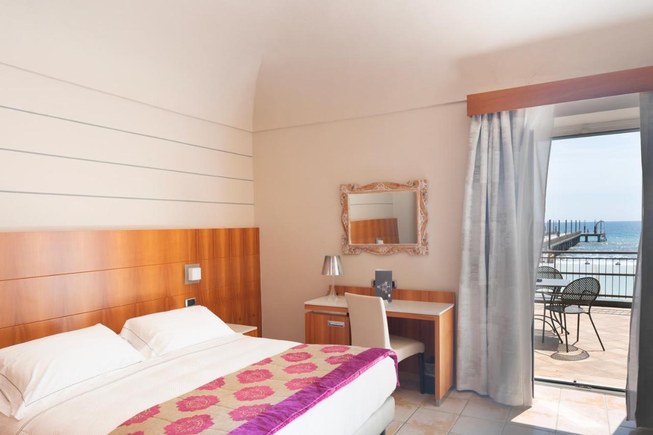 Hotel Ligure Αλάσιο Εξωτερικό φωτογραφία