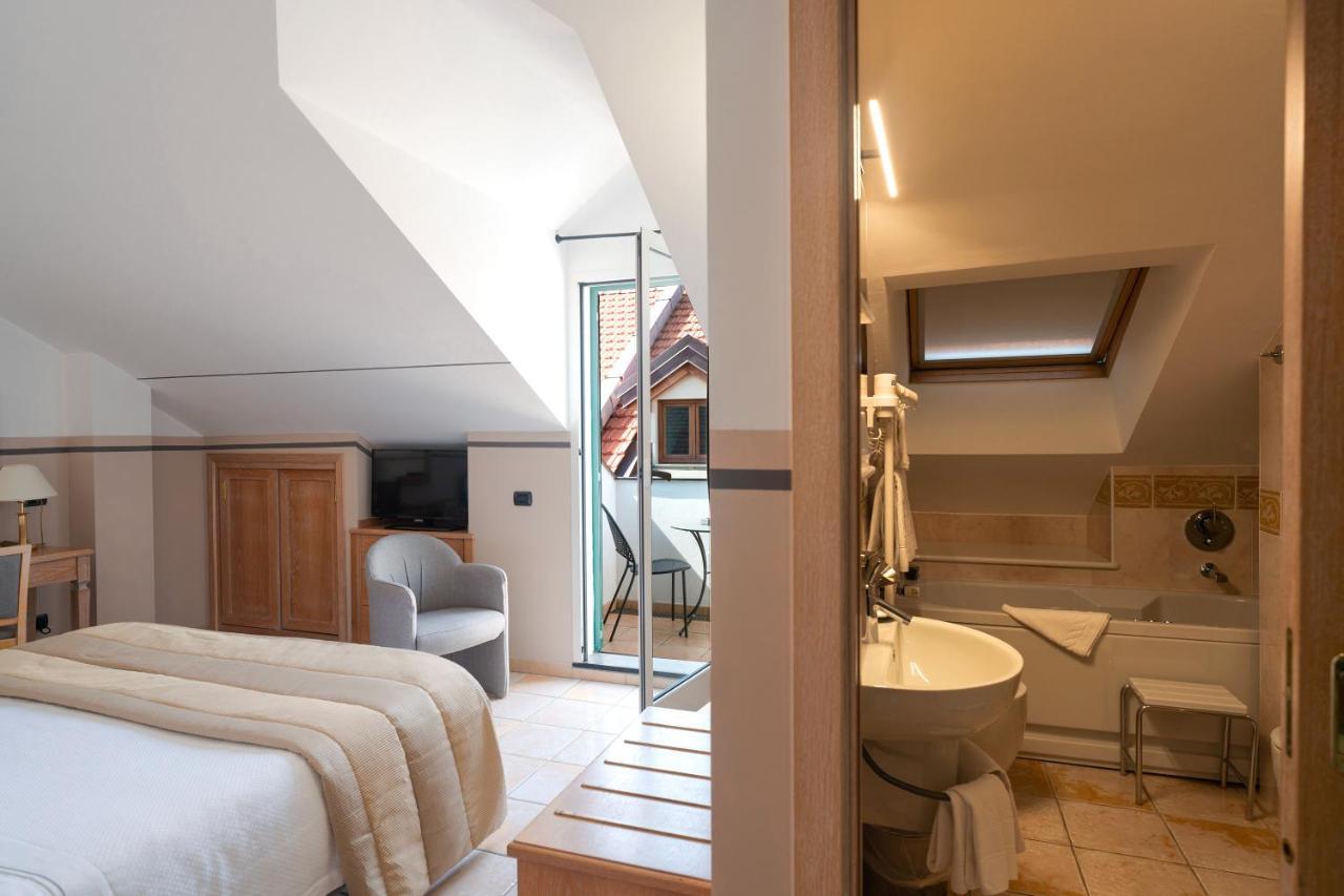 Hotel Ligure Αλάσιο Εξωτερικό φωτογραφία