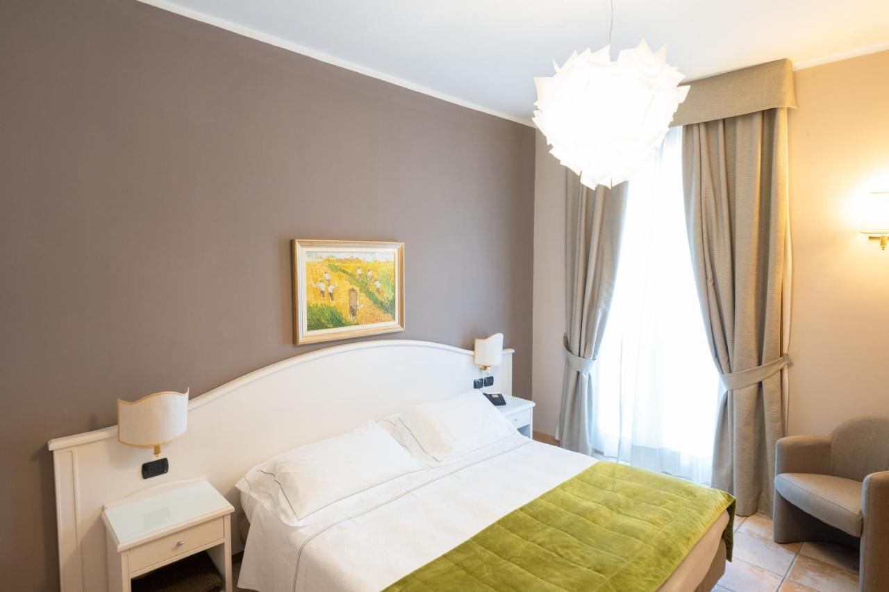 Hotel Ligure Αλάσιο Εξωτερικό φωτογραφία
