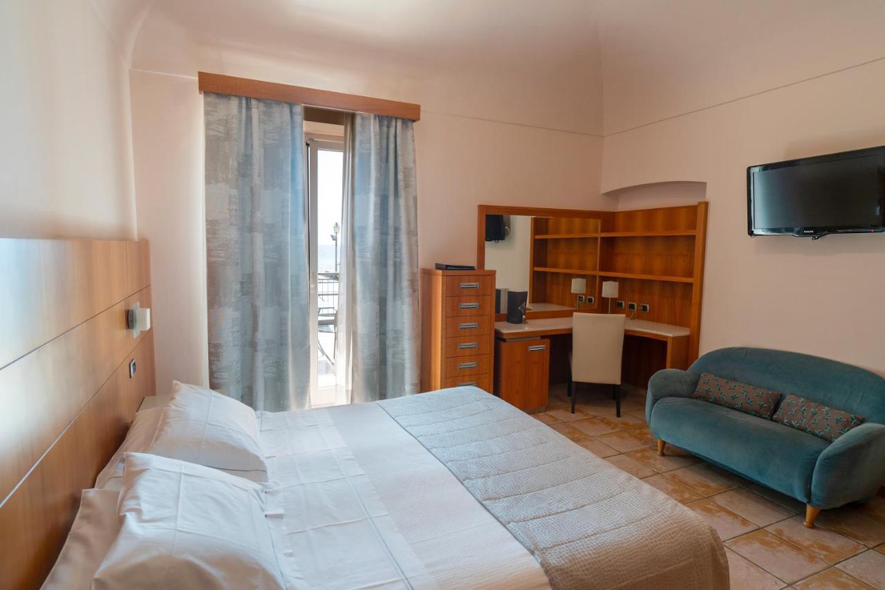 Hotel Ligure Αλάσιο Εξωτερικό φωτογραφία