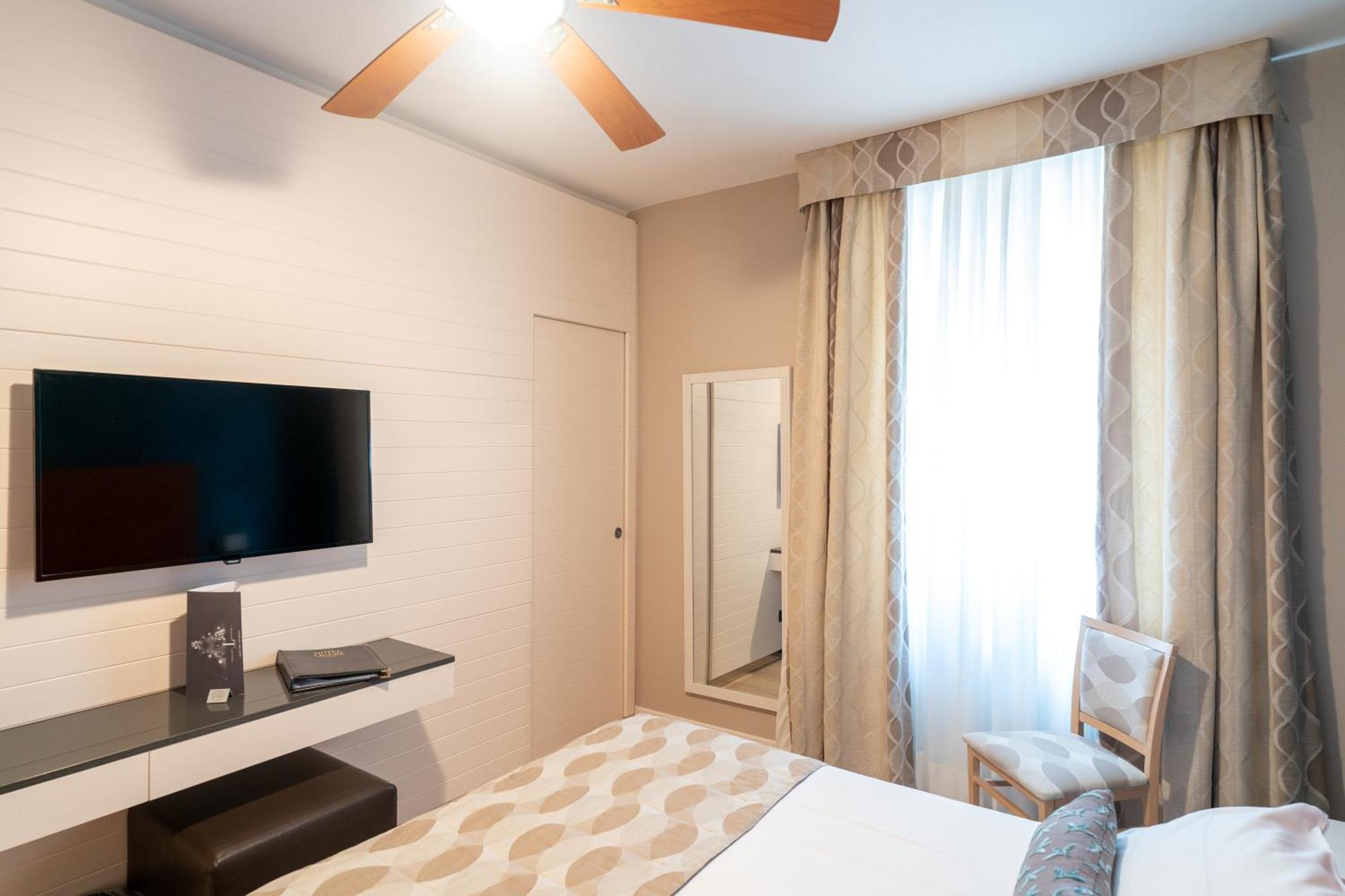 Hotel Ligure Αλάσιο Εξωτερικό φωτογραφία