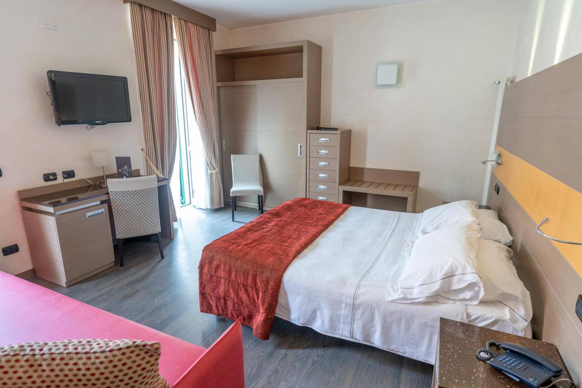 Hotel Ligure Αλάσιο Εξωτερικό φωτογραφία