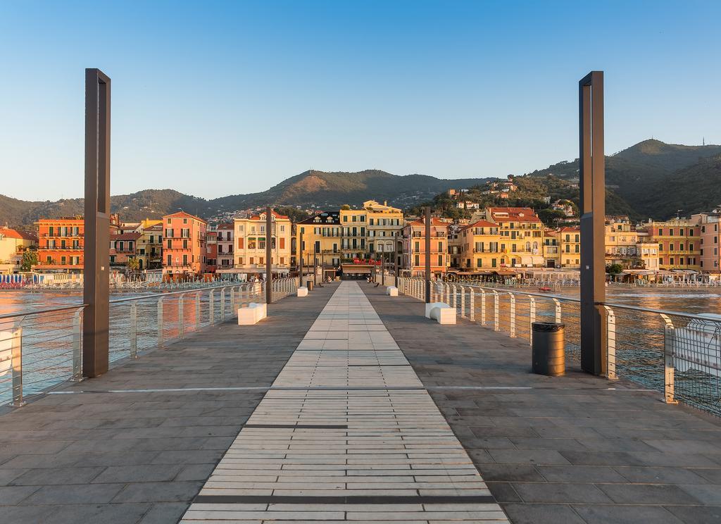 Hotel Ligure Αλάσιο Εξωτερικό φωτογραφία